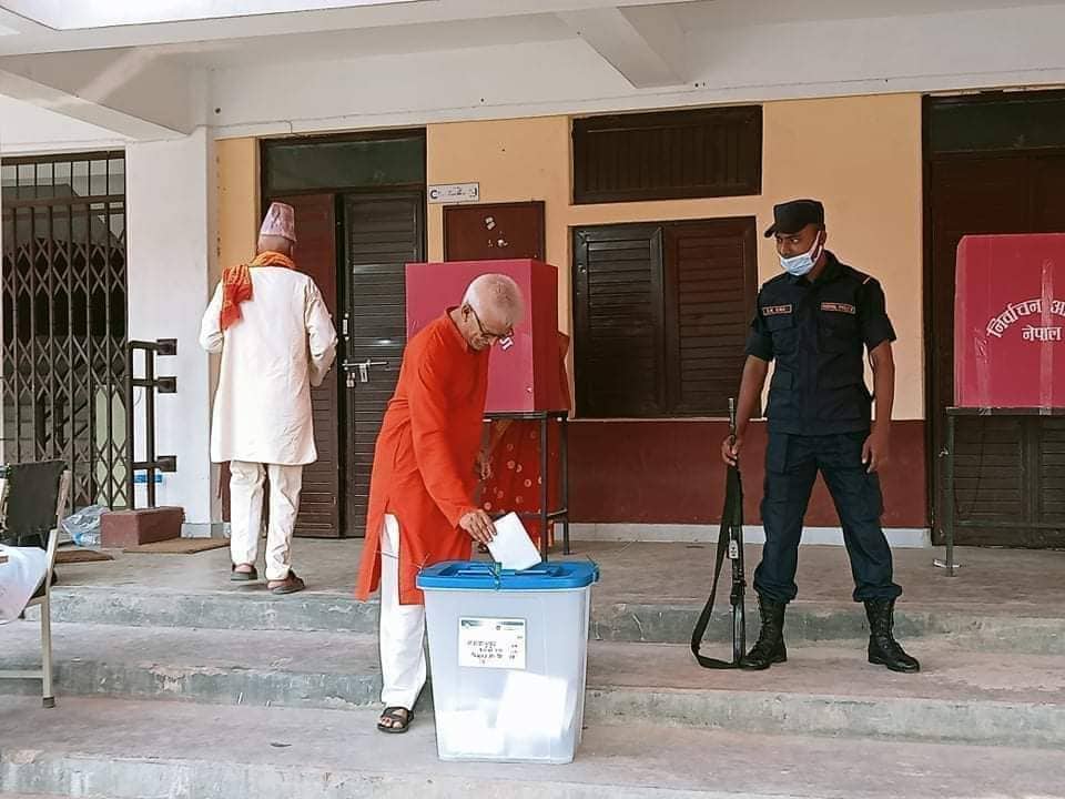 डोरमणि पौडेलले गरे मतदान