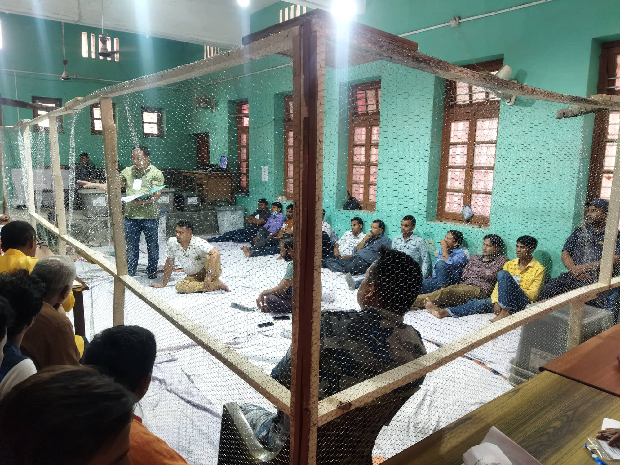 बारामा १६ मध्ये १२ पालिकाको मतगणना सकियो : एमालेले ४ प्रमुख र ५ उपप्रमुख जित्दा अन्यको अवस्था के?