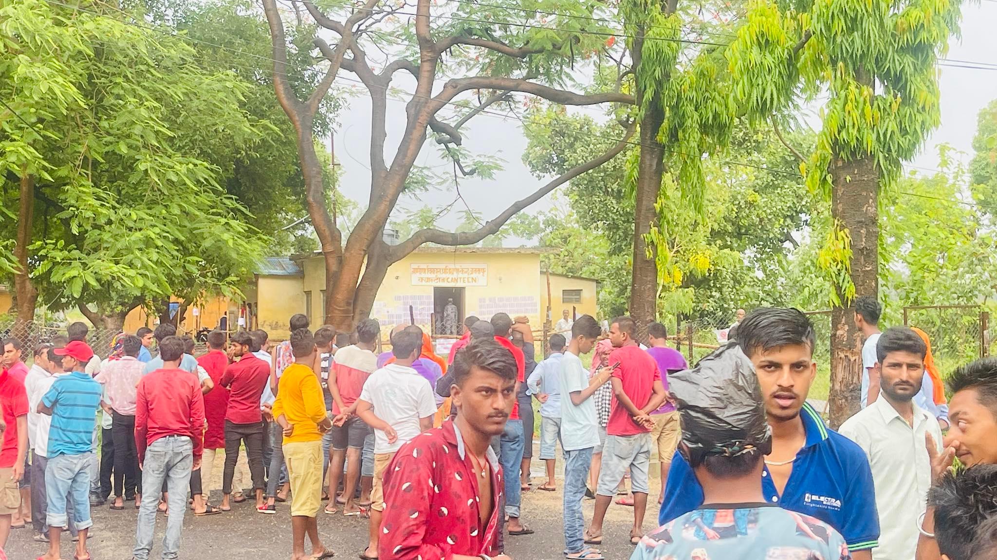 सप्तरीमा मतपेटिका तोडफोडपछि दुई केन्द्रको निर्वाचन स्थगित