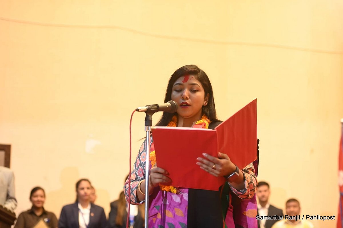 नेपालभाषामा सुनिता डंगोलले लिइन् महानगर उपप्रमुखको शपथ