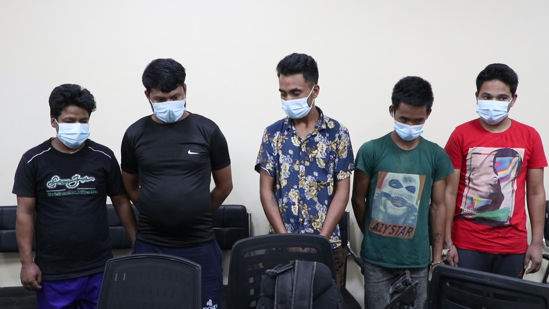 मिर्गौला बेचबिखनमा संलग्न रहेको आरोपमा पाँचजना समातिए, मोबाइल र पाँच लाख रुपैयाँ दिने भन्दै भारत पुर्‍याउने योजना