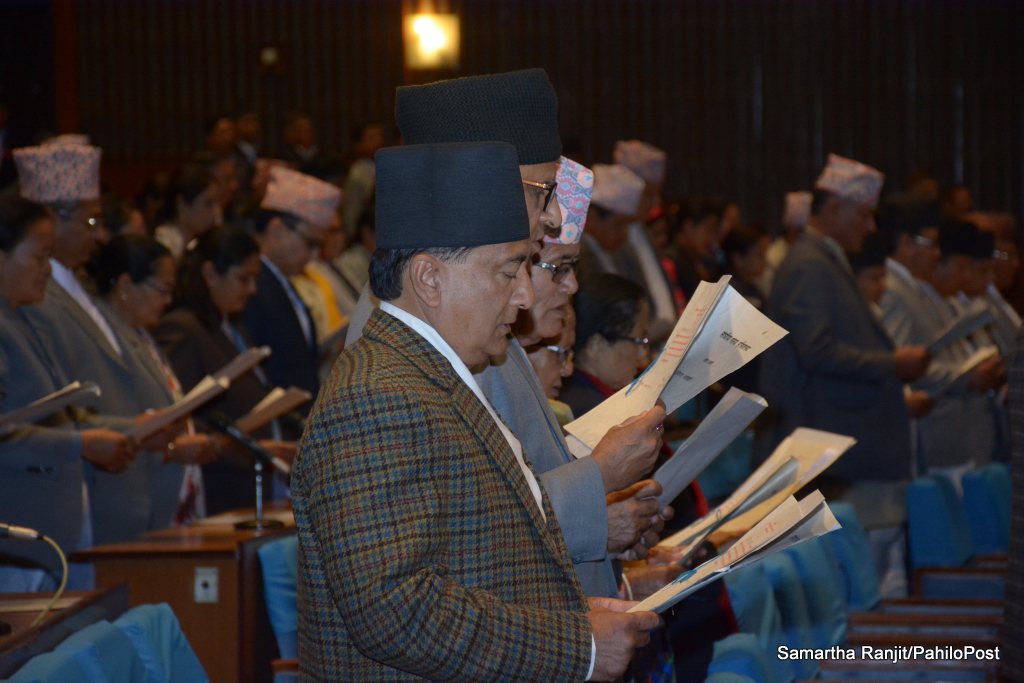राष्ट्रिय सभा र प्रतिनिधि सभाका सांसद्हरुद्वारा सपथ ग्रहण