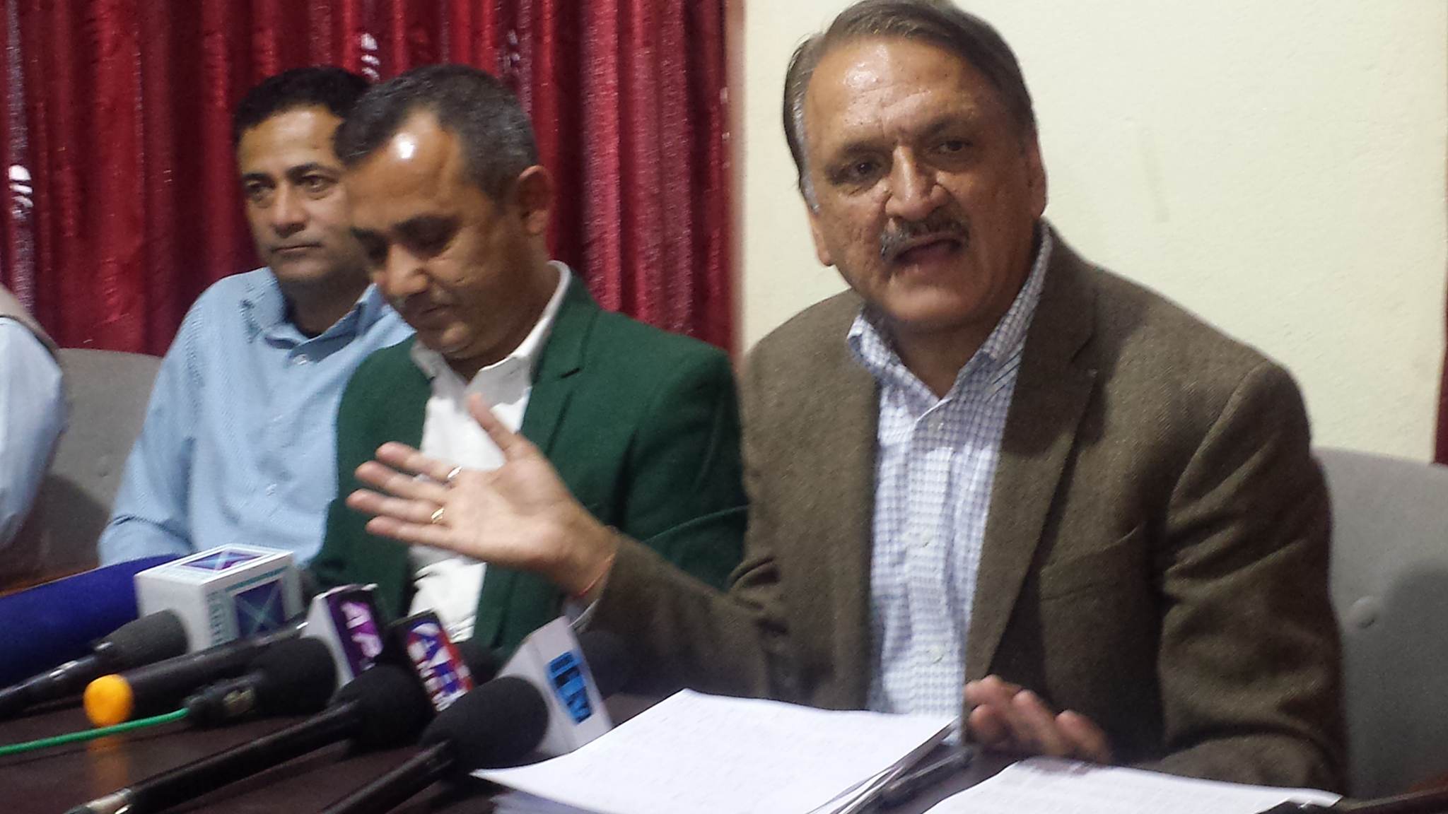 ओलीले जनता होइन विदेशीलाई आफ्नो शक्ति ठाने, नेपाल शक्ति राष्ट्रको चलखेलको अखडा बन्यो: पूर्वपरराष्ट्र मन्त्री महत