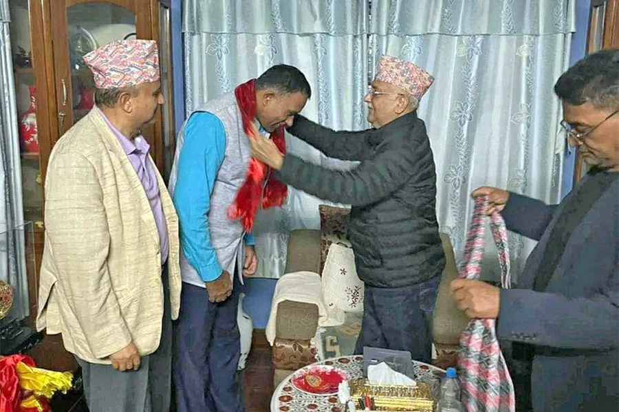 बारा ४ का लोसपा सांसद एकबाल मिया एमालेमा प्रवेश