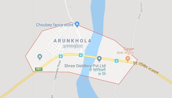 ट्रक ठोक्किँदा पुलमा क्षति, पूर्वपश्चिम राजमार्ग अवरुद्ध