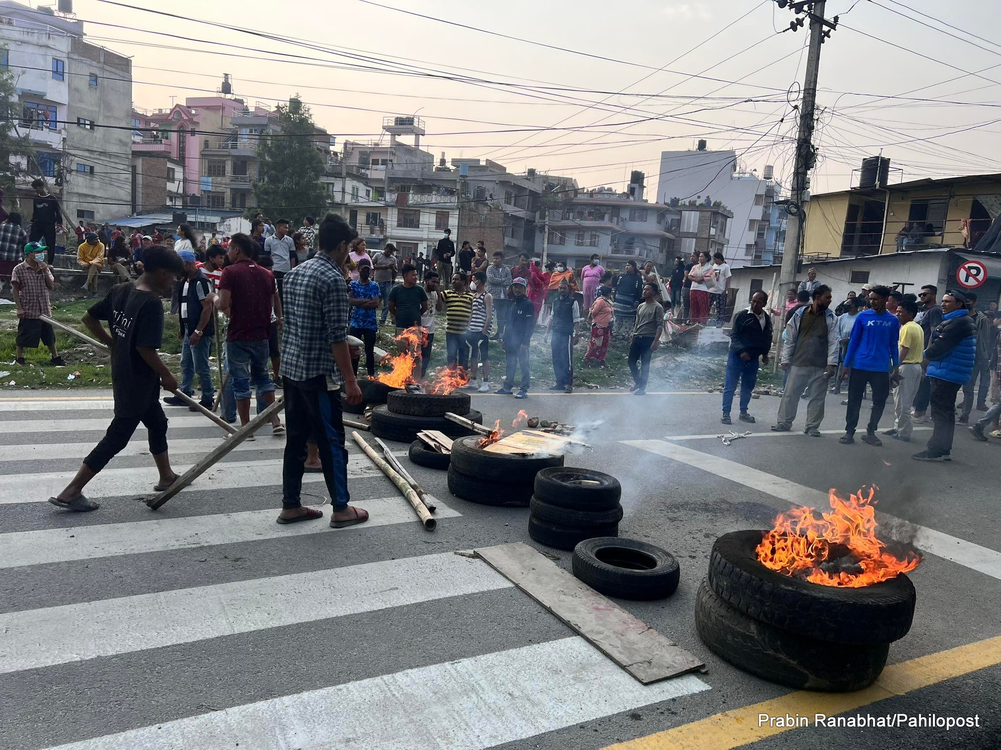 सुकुम्बासी बस्ती हटाउन सुरक्षाकर्मी तैनाथ, प्रतिकारमा उत्रिए सुकुम्बासी