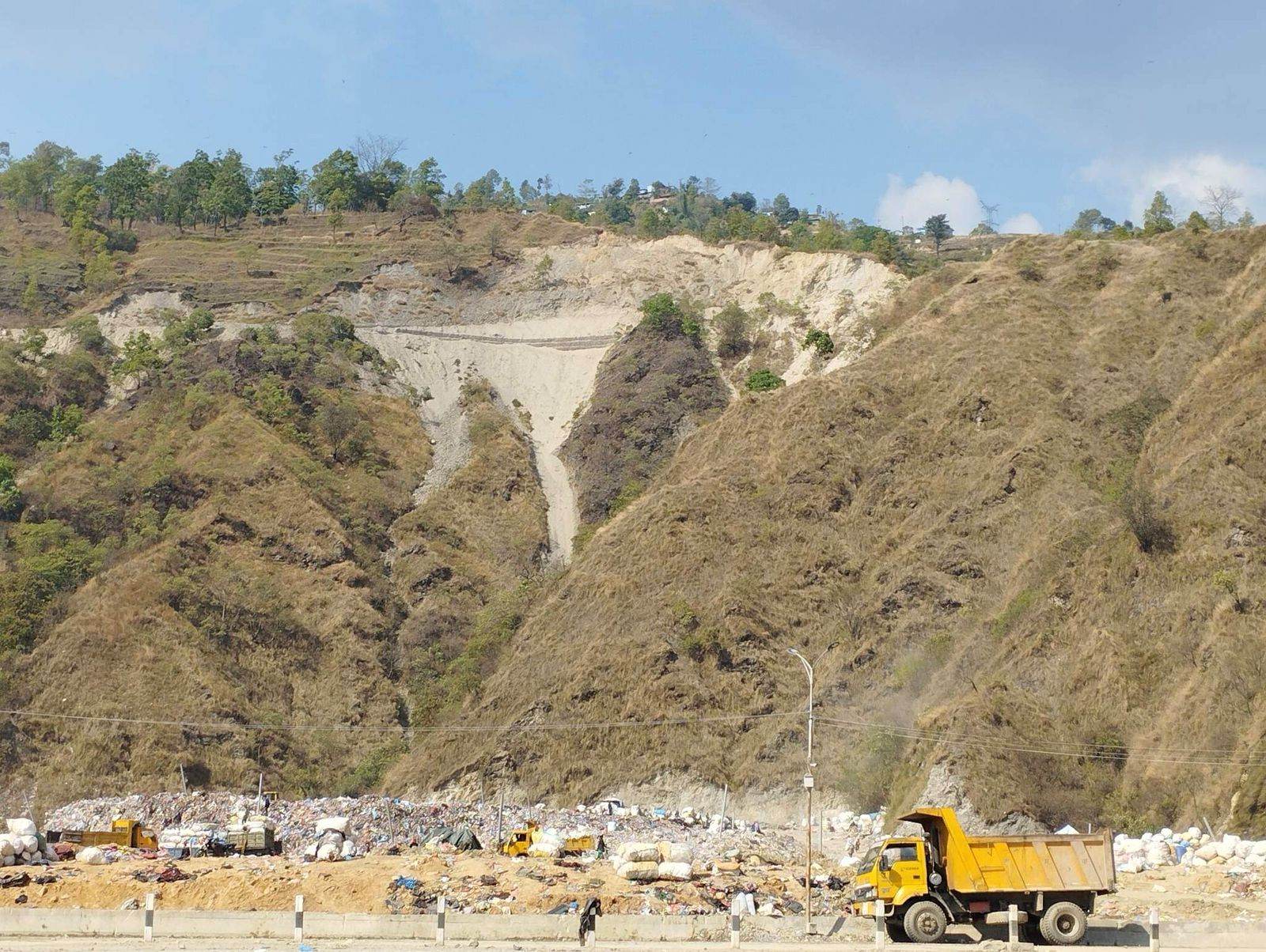 काठमाडौंका फोहर रोक्ने ककनी र धुनिबेशीका जनप्रतिनिधिको चेतावनी, दिए १५ दिने अल्टिमेटम