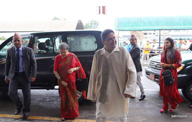 कोभिड १९ संक्रमित पूर्वराजदम्पती अस्पताल भर्ना