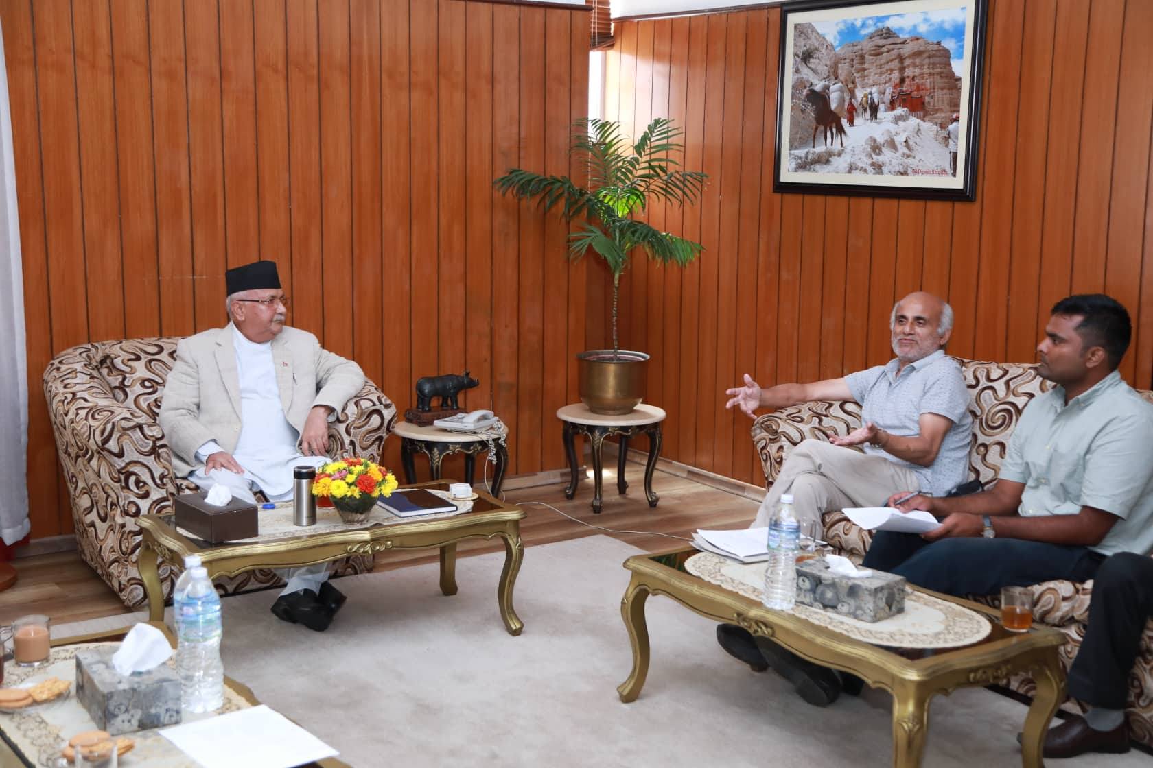 प्रम ओली र डाक्टर केसी भेटघाट : प्रमले भने स्वास्थ्य क्षेत्र सुधार्न नेतृत्व नै लिनुस्
