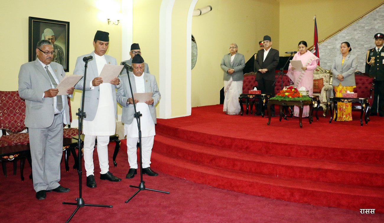 दीपक बोहरा र विक्रम पान्डेले मन्त्रीको शपथ लिँदै, भोलि नहुने भयो राप्रपा एकीकरण