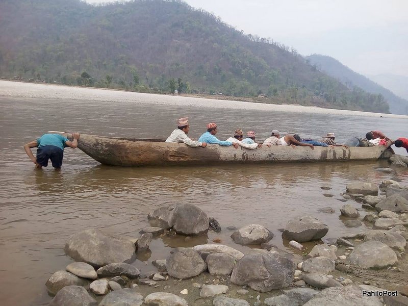 भेरीमा पुल नहुँदा डुंगा र ट्युबको भर, दुर्घटनामा परी २० वर्षमा १४ जनाको मृत्यु 