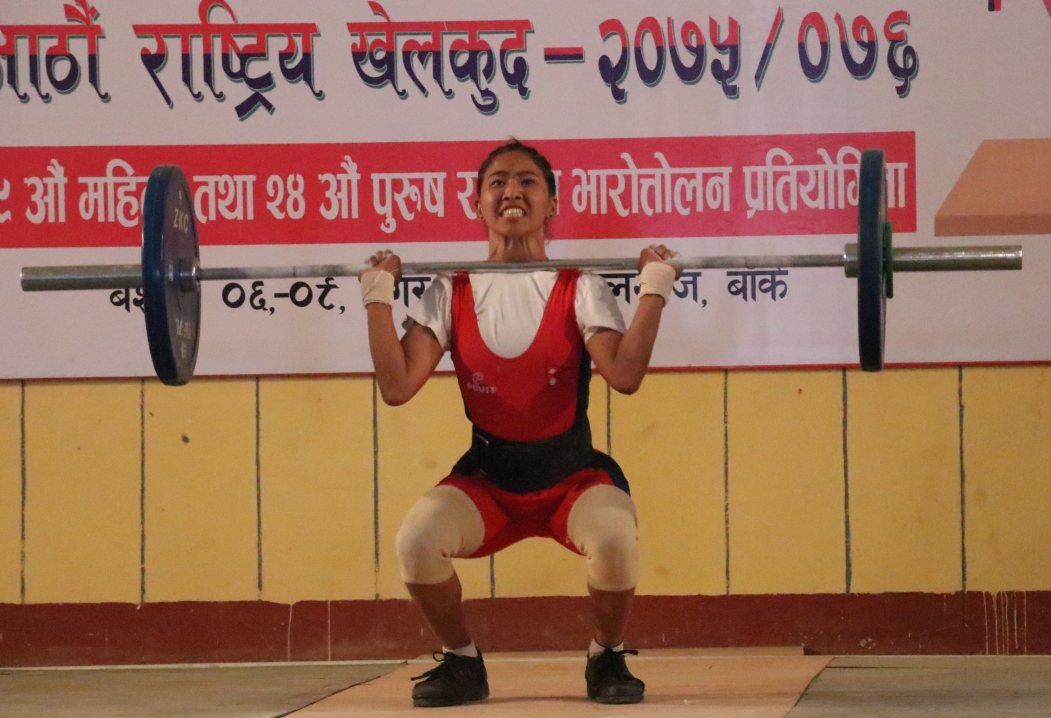 भारत्तोलनमा एकै दिन ११ कीर्तिमान