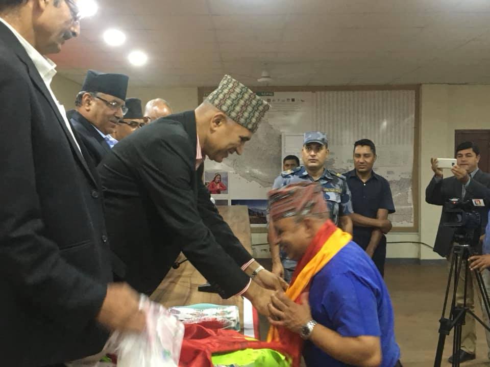 नेपाल टेलिभिजनका पूर्व अध्यक्ष महेश दाहाल नेकपामा प्रवेश