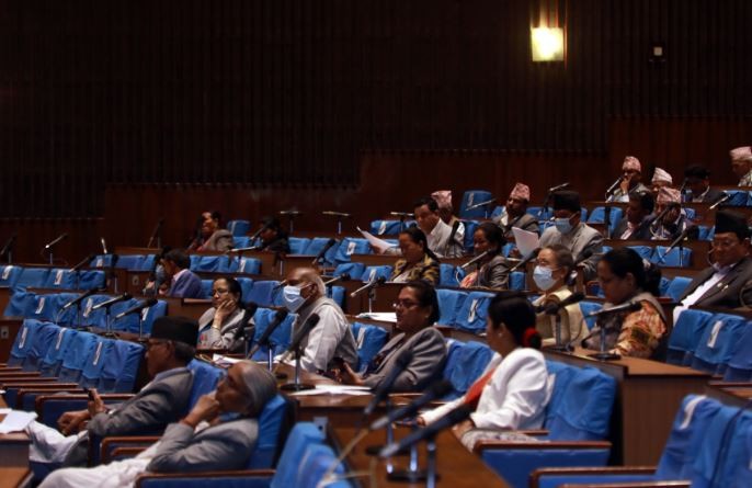 संसद् बैठक आधा घण्टाका लागि स्थगित