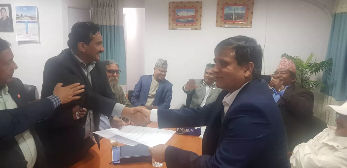 ग्यास उद्योगीको माग पूरा गर्ने सरकारको प्रतिवद्दताः हड्ताल स्थगित, आजदेखि ग्यास खरिद गर्ने