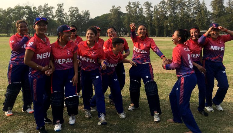स्कुल ड्रेसमै बल र ब्याट समाएर सुरु भएको नेपाली महिला क्रिकेट, अन्तर्राष्ट्रिय क्रिकेटमा अब्बल बन्दै