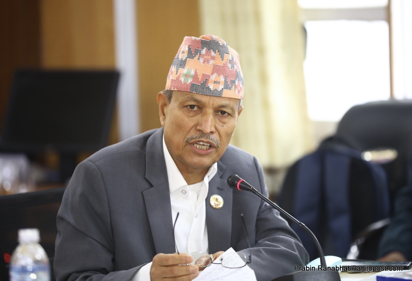 भीम रावलको प्रश्न : अमेरिकी दूतावासले पत्र हेर्न हुने, हामी नेपाली जनताका प्रतिनिधिले हेर्न नहुने?