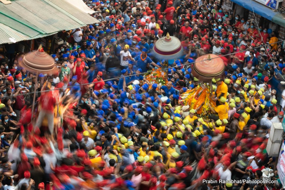  पाहाँ च:ह्रेको अन्तिम दिन तीन रंगमा रंगियो असन, यस्तो देखियो तीन अजिमाहरुको भेटको दृश्य