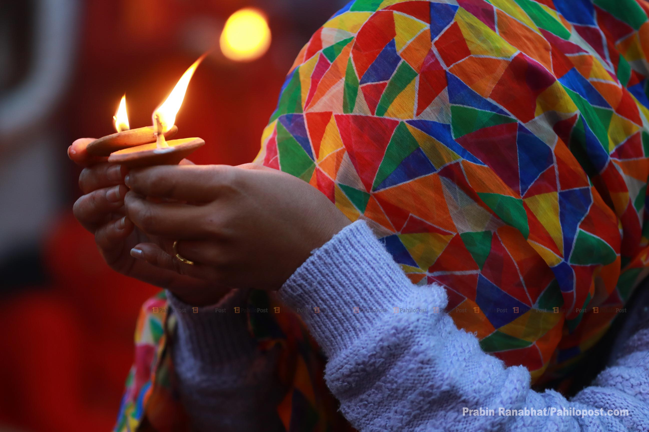 सिपाडोलस्थित केदारनाथको शिर डोलेश्वरमा दर्शनार्थीको बिहानैदेखि घुइँचो