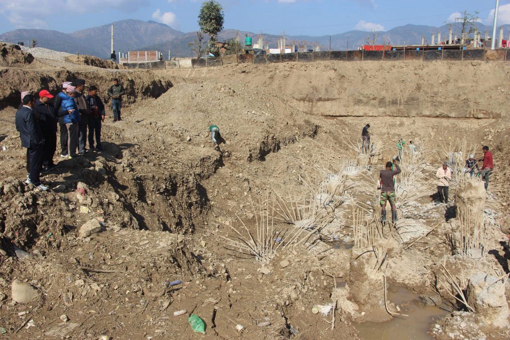 निर्माणाधीन ‘फोरलेन’ सडकका पुलको डिजाइनमा त्रृटि