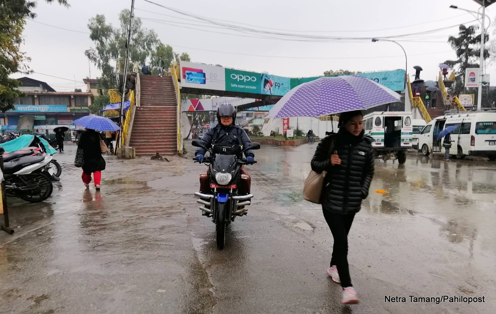 मोबाइलमा कैद वर्षा, यस्तो देखियो काठमाडौंका सडक