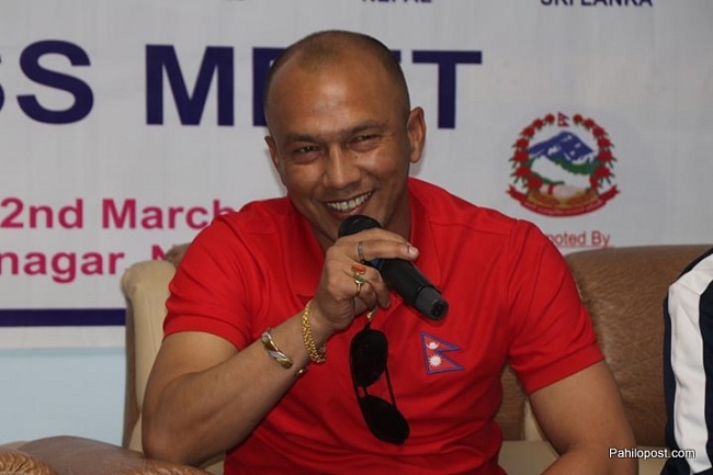 सम्मानमा विभेद गरिएपछि प्रदेश का १ मुख्यमन्त्रीलाई हरि खड्काको प्रश्न, 'प्रशिक्षकको भूमिका के?'