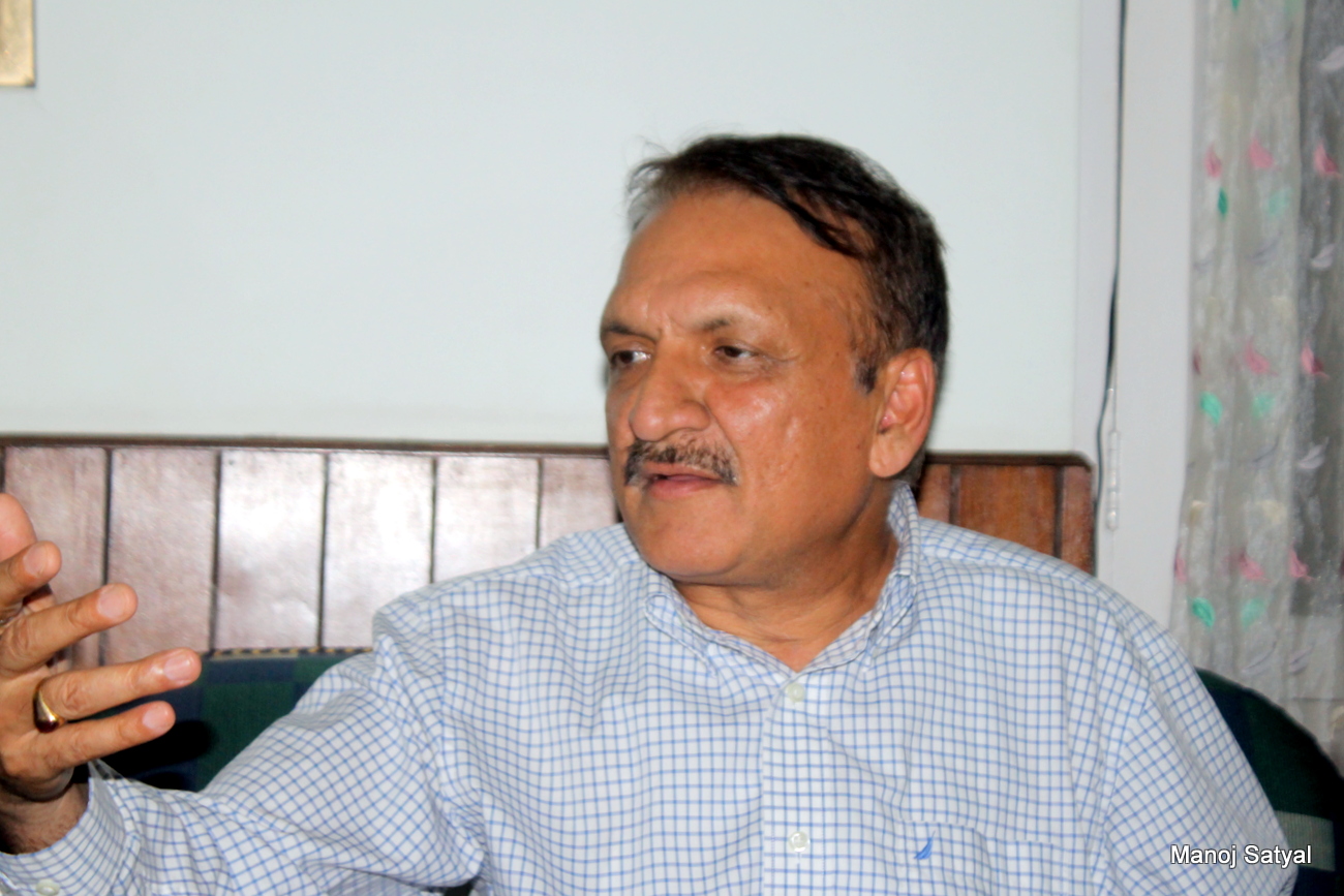 प्रकाशशरण महतको प्रश्न : संविधान लत्याएर देश चल्छ? अहिले सरकार छोड्न मिल्दैन