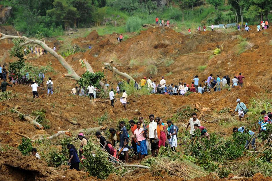 पहिरोले पुरेर श्रीलंकामा १५० भन्दा धेरैको मृत्यु