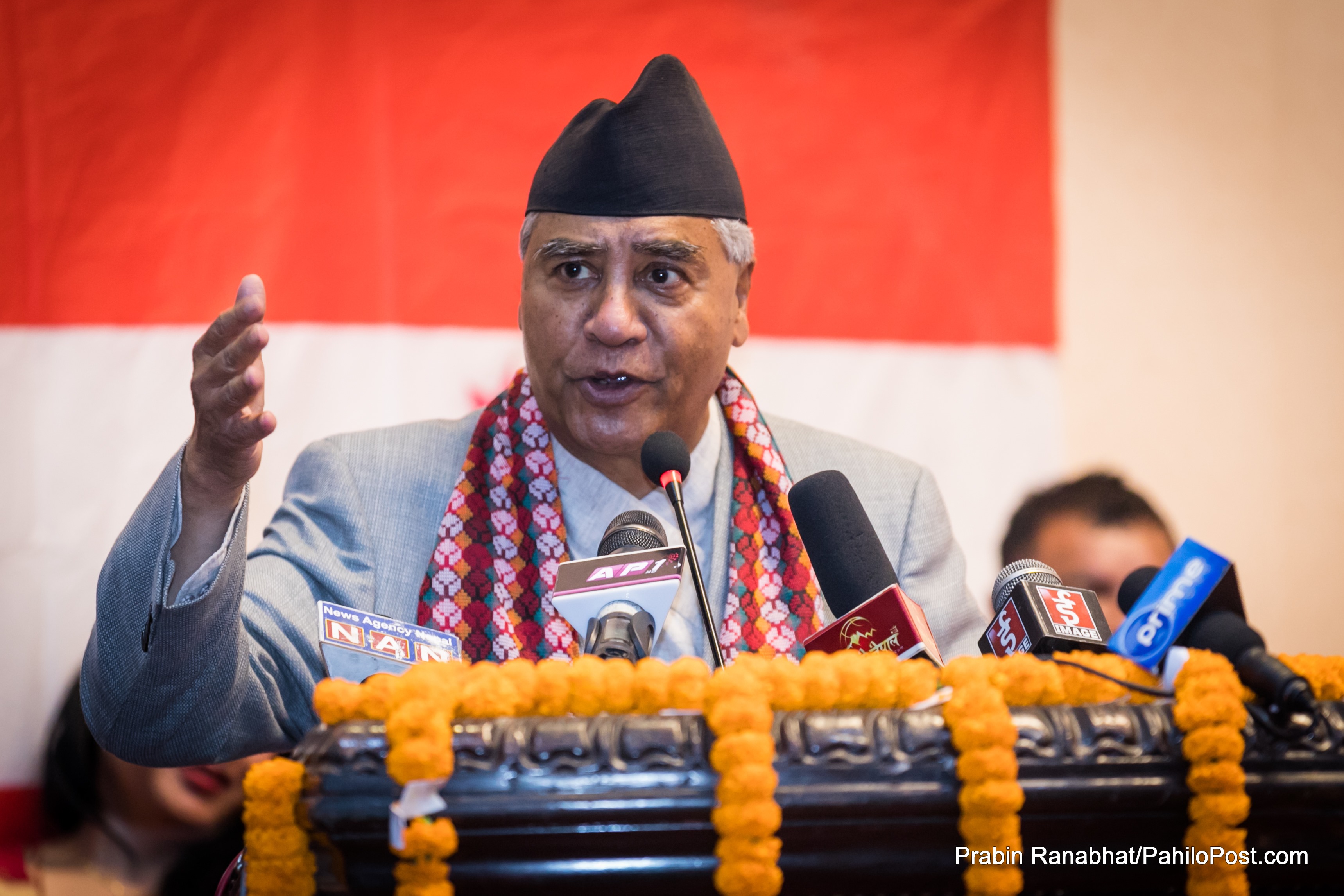 अधिवेशन हुन बाँकी क्षेत्रमा सर्वसम्मतिले पदाधिकारी चयन गरौं : शेरबहादुर देउवा