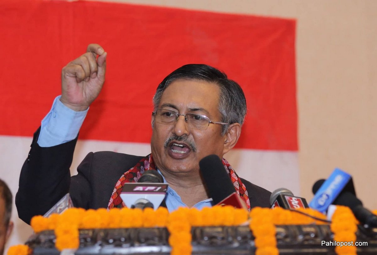 हाँस्य कलाकारले देश चलाइरहेको छ : बालकृष्ण खाँण