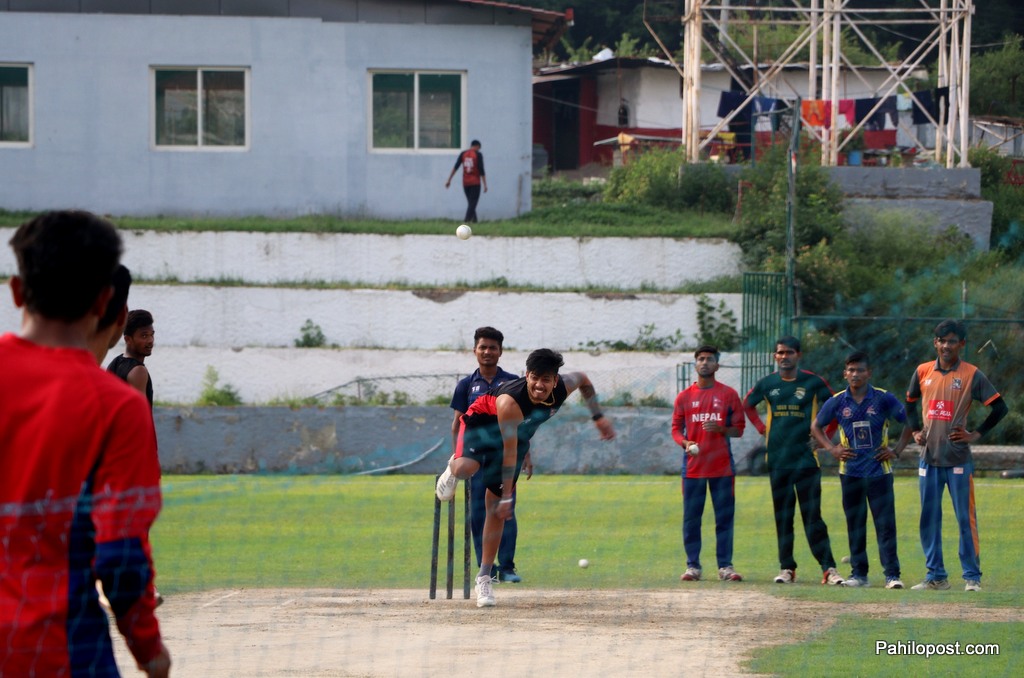 एसीसी यू-१९ इस्टर्न रिजन क्रिकेट प्रतियोगिताको लागि नेपालको तयारी सुरु, सन्दीपले सिकाए बलिङ