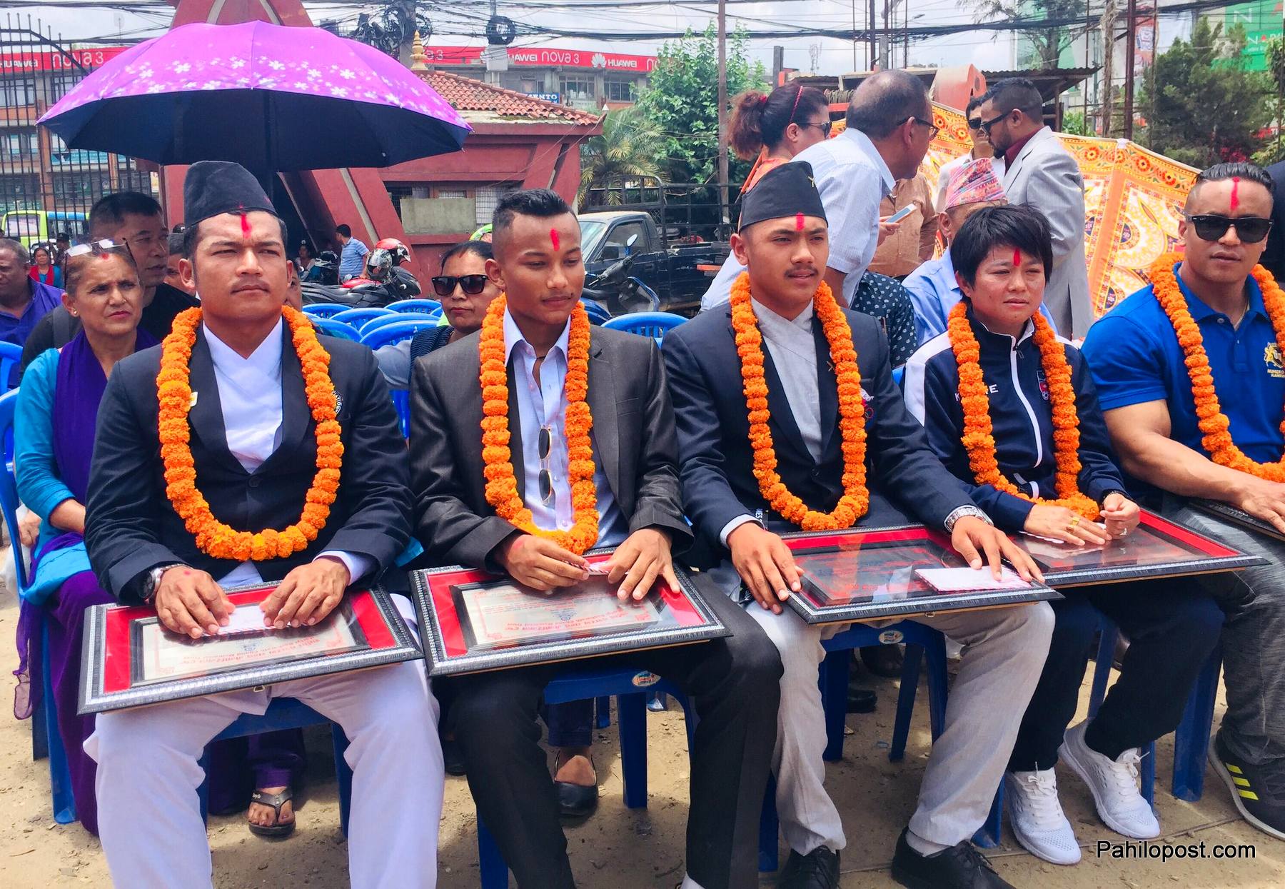 दशरथ चन्द मेधावी खेलाडी प्रतिभा पुरस्कार ९ खेलाडीलाई