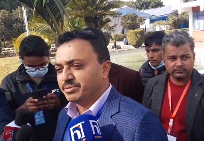 शेखर कोइरालालाई समर्थन जनाउँदै युवराज न्यौपानेले लिए उम्मेदवारी फिर्ता