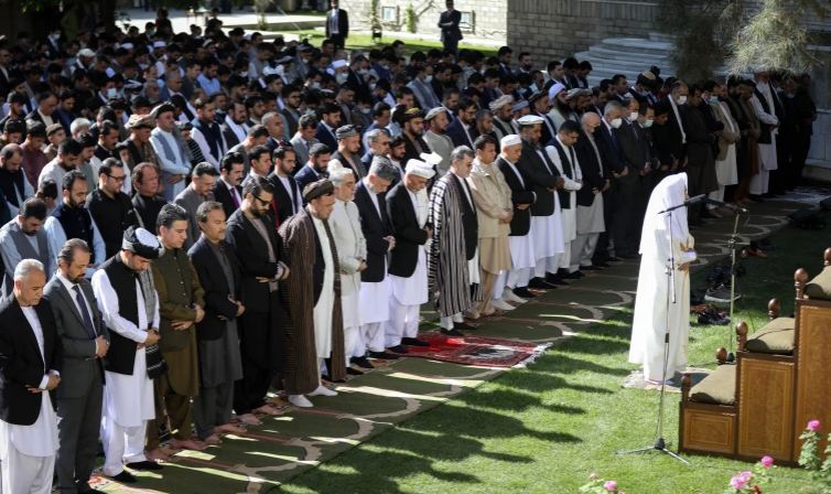अफगानिस्तानको राष्ट्रपति भवनमा प्रार्थना चल्दै गर्दा रकेट आक्रमण