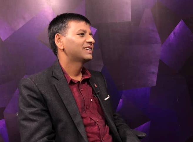 विष्णु रिजालको व्यङ्ग्यः प्रधानमन्त्रीलाई भ्रममा राख्छ कसले?