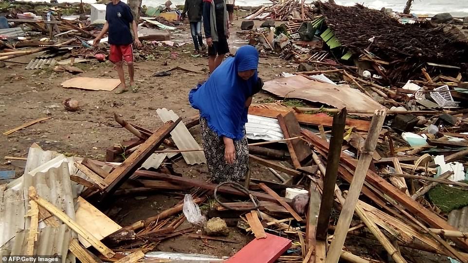 इन्डोनेसियामा सुनामी : ११३ को मृत्यु, ६०० बढी बेपत्ता