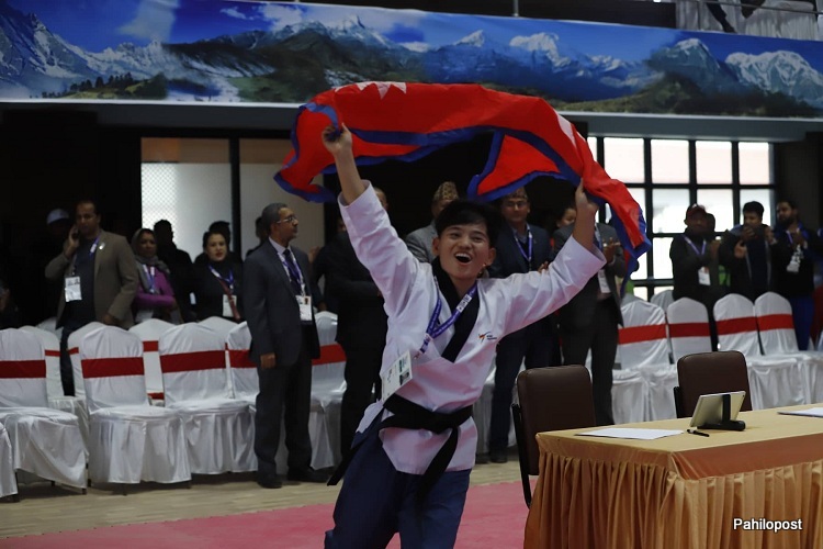 साग स्वर्णधारी पार्वतीलाई स्वर्ण