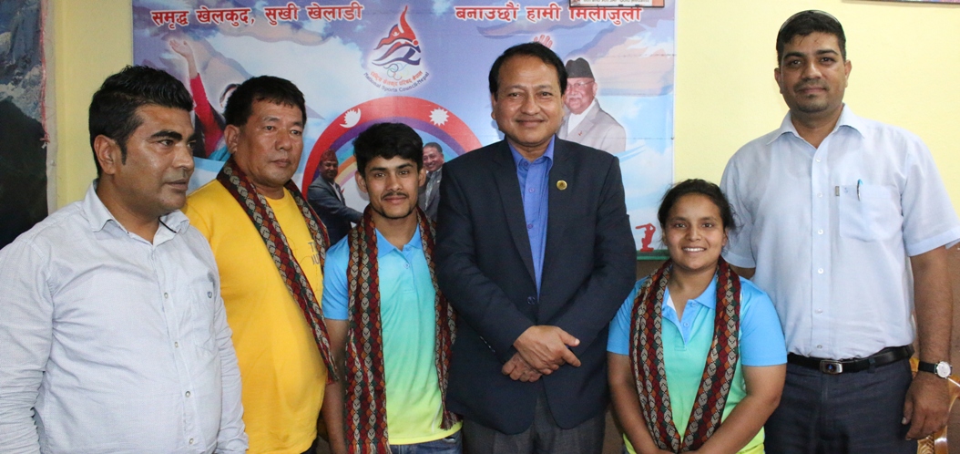 वर्ल्ड युनिभर्सिटी भारोत्तोलन च्याम्पियनसिपमा प्रतिस्पर्धा गर्न २ नेपाली खेलाडी पोल्यान्ड प्रस्थान