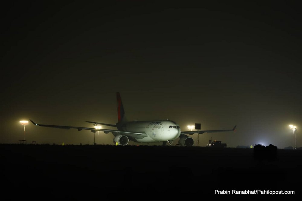 वुहानबाट नेपाली लिएर आइपुग्यो वायु सेवा निगमको विमान