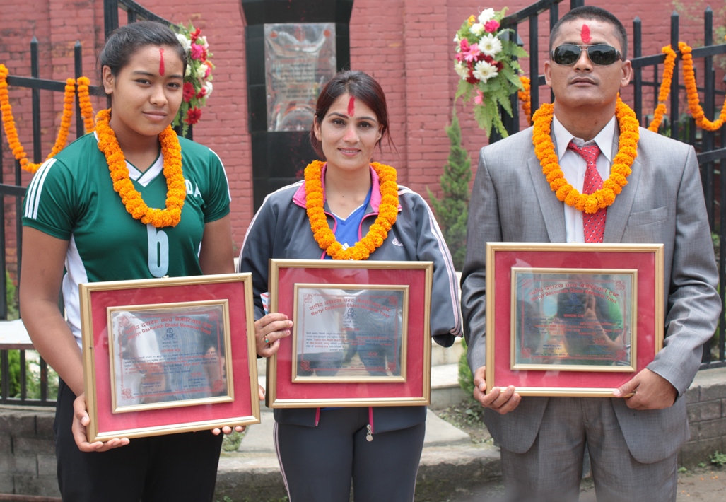 आठ खेलाडीलाई दशरथ चन्द मेधावी प्रतिभा पुरस्कार