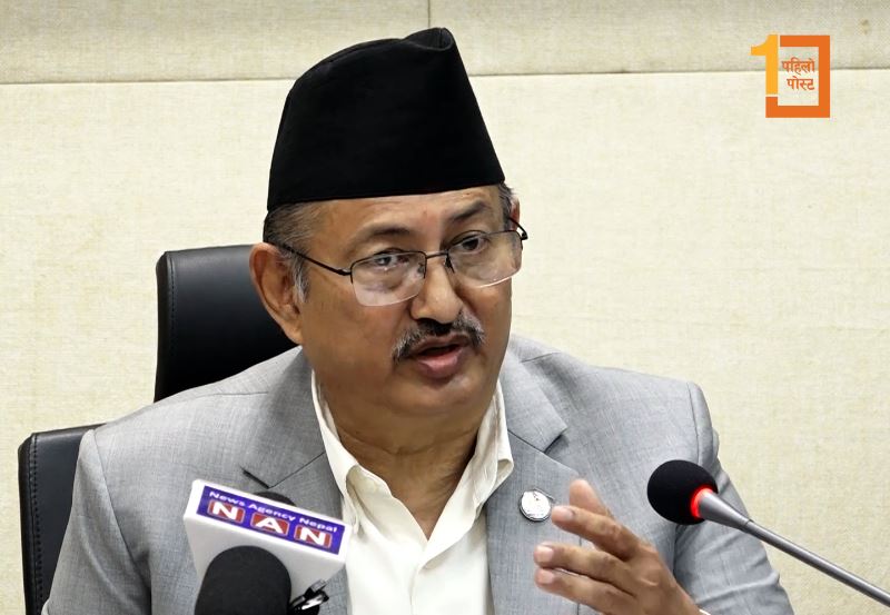 आँबुखैरेनीमा सडक भासिन सक्नेबारे सडक विभागलाई पहिलै थाहा थियो : गृहमन्त्री, हेलचेक्राइँले गयो दुईजनाको ज्यान!
