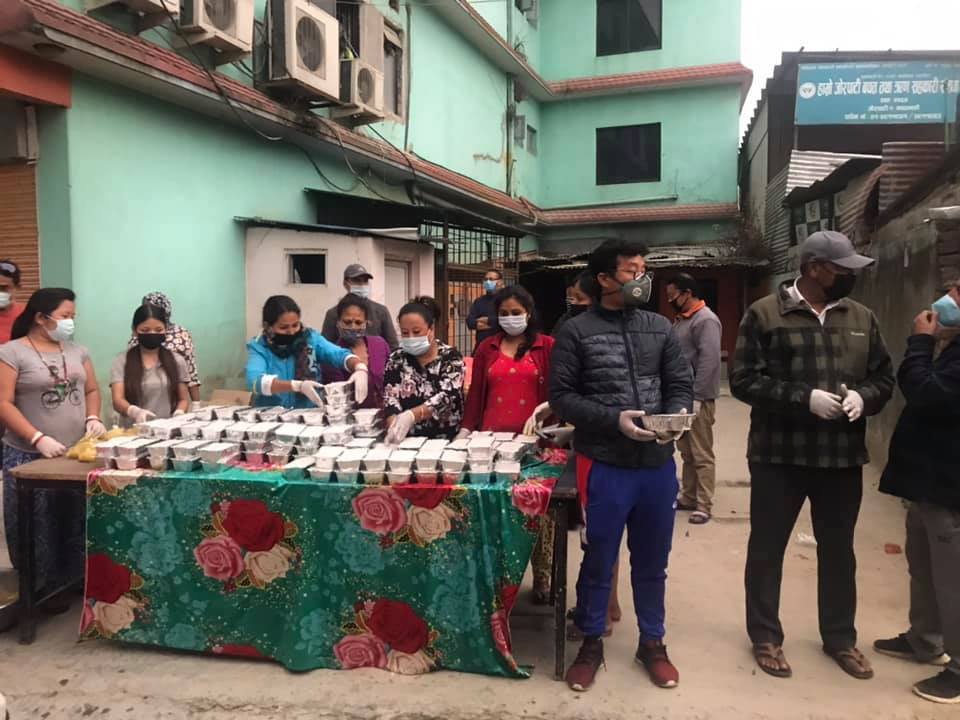 गोकर्णेश्वर नगरपालिकामा स्थानीयकै सक्रियतामा ठाउँठाउँमा नि:शुल्क खाना