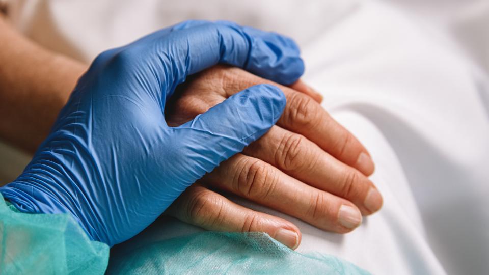 दोहोर्‍याएर संक्रमण भएकी महिलाको निधन, २३ जनामा पुनः कोभिड-१९ पोजेटिभ