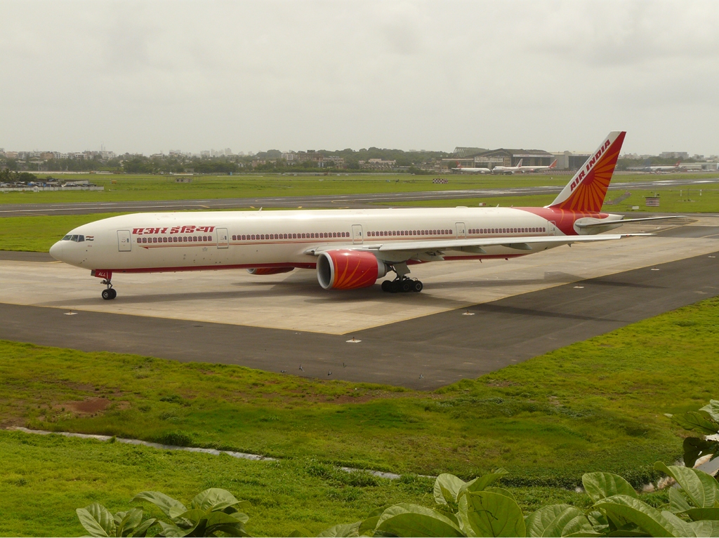 Boeing 777 300er фото. 777 АИР Индия. Air India b777-300er. Боинг 777 300 Норд Винд. Боинг 777 АИР Индия.