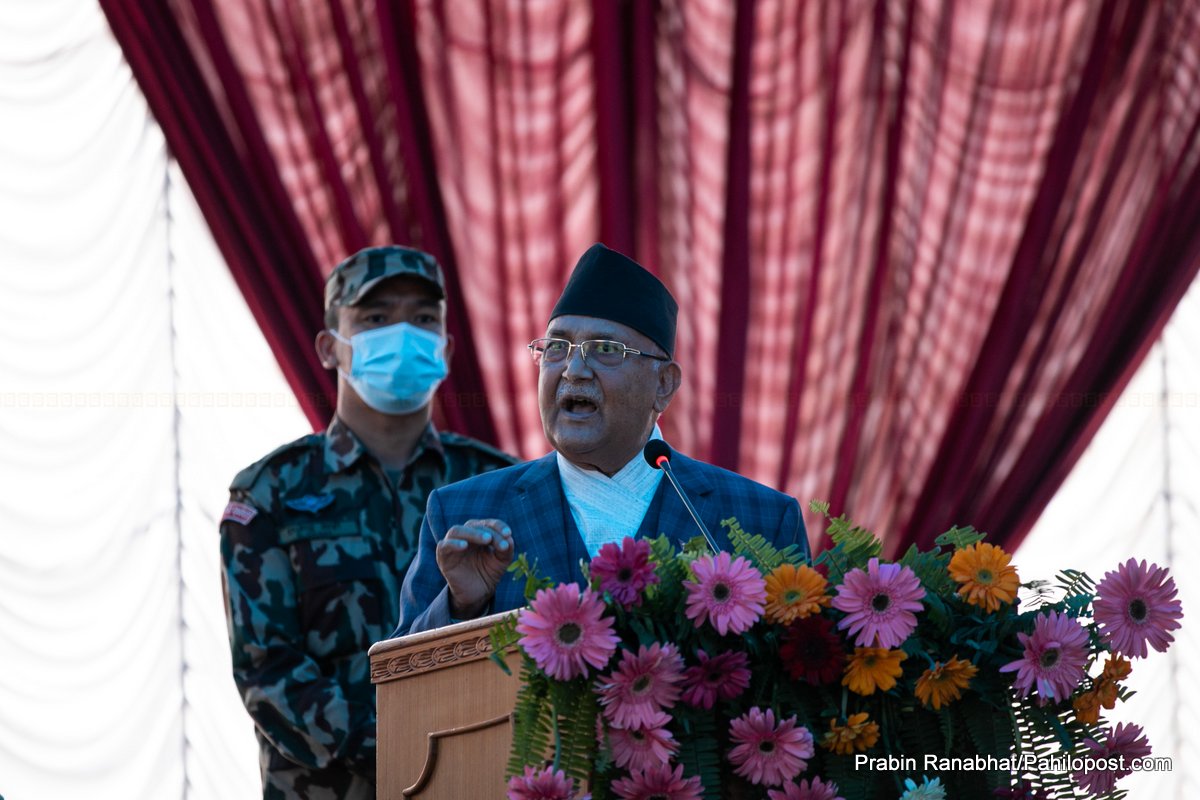 प्रचण्डमाथि ओली थप आक्रामक, 'उहिले सम्झेर छेलो फ्याँक्न नखोज्नुस्, ढाड सड्केला'