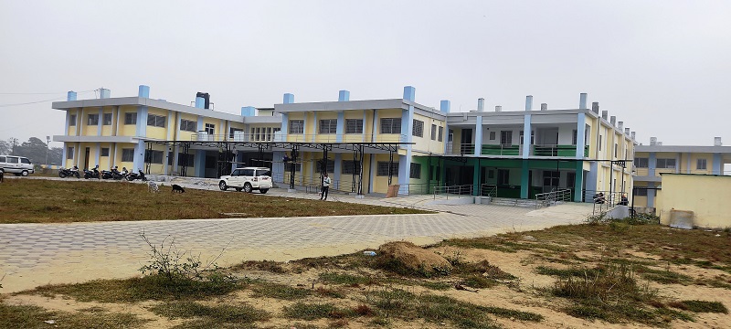 काँचुली फेर्दै भद्रपुर प्रादेशिक अस्पताल : उपकरण र सेवाग्राही थपिए, थपिएन जनशक्ति