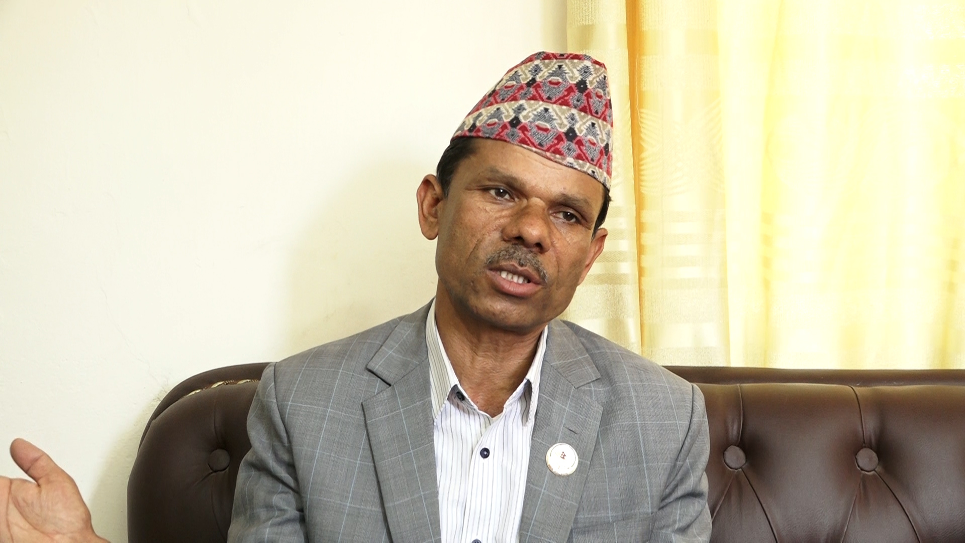 एमाले हाटबजार होइन, स्पष्टीकरण हेरेर पार्टीले कारवाही गर्छ : प्रमुख सचेतक भट्टराई