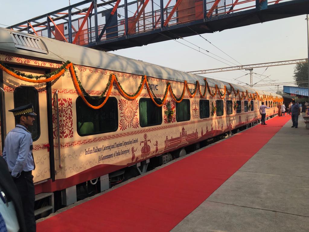 'बुद्धिस्ट सर्किट'का लागि दिल्लीबाट छुट्यो सुविधा सम्पन्न अत्याधुनिक ट्रेन