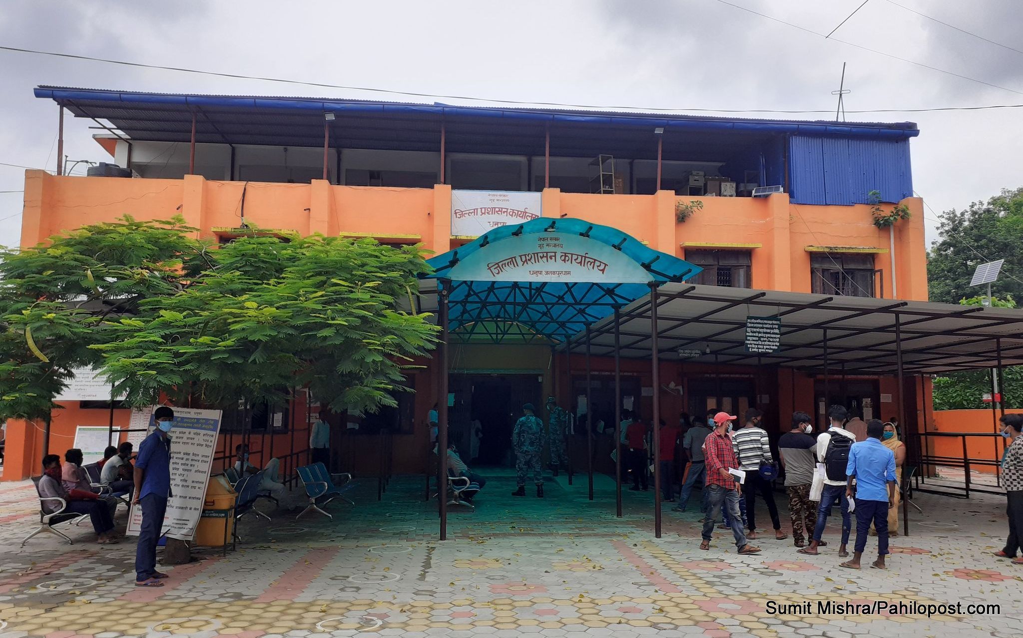 धनुषामा हाटबजार सञ्चालनमा कडाइ, जोखिमको विश्लेषण गरी बैशाख मसान्तसम्म विद्यालय बन्द गर्न निर्देशन