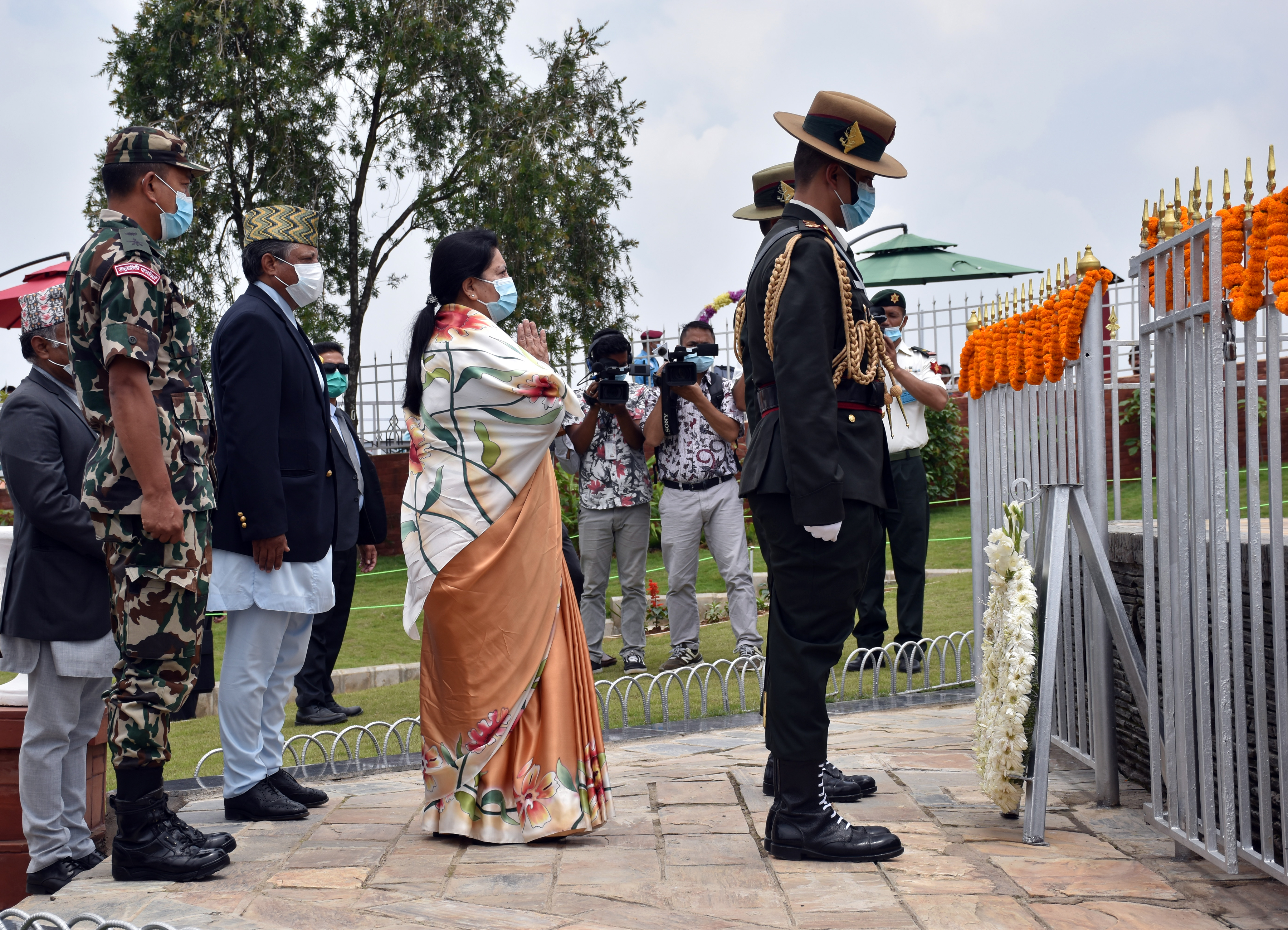 कालु पाँडेको समाधिस्थलमा राष्ट्रपति भण्डारी, दहचोक भ्यूटावरको पनि अवलोकन